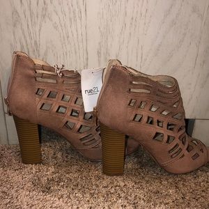 Rue 21 Blush Pink Heels
